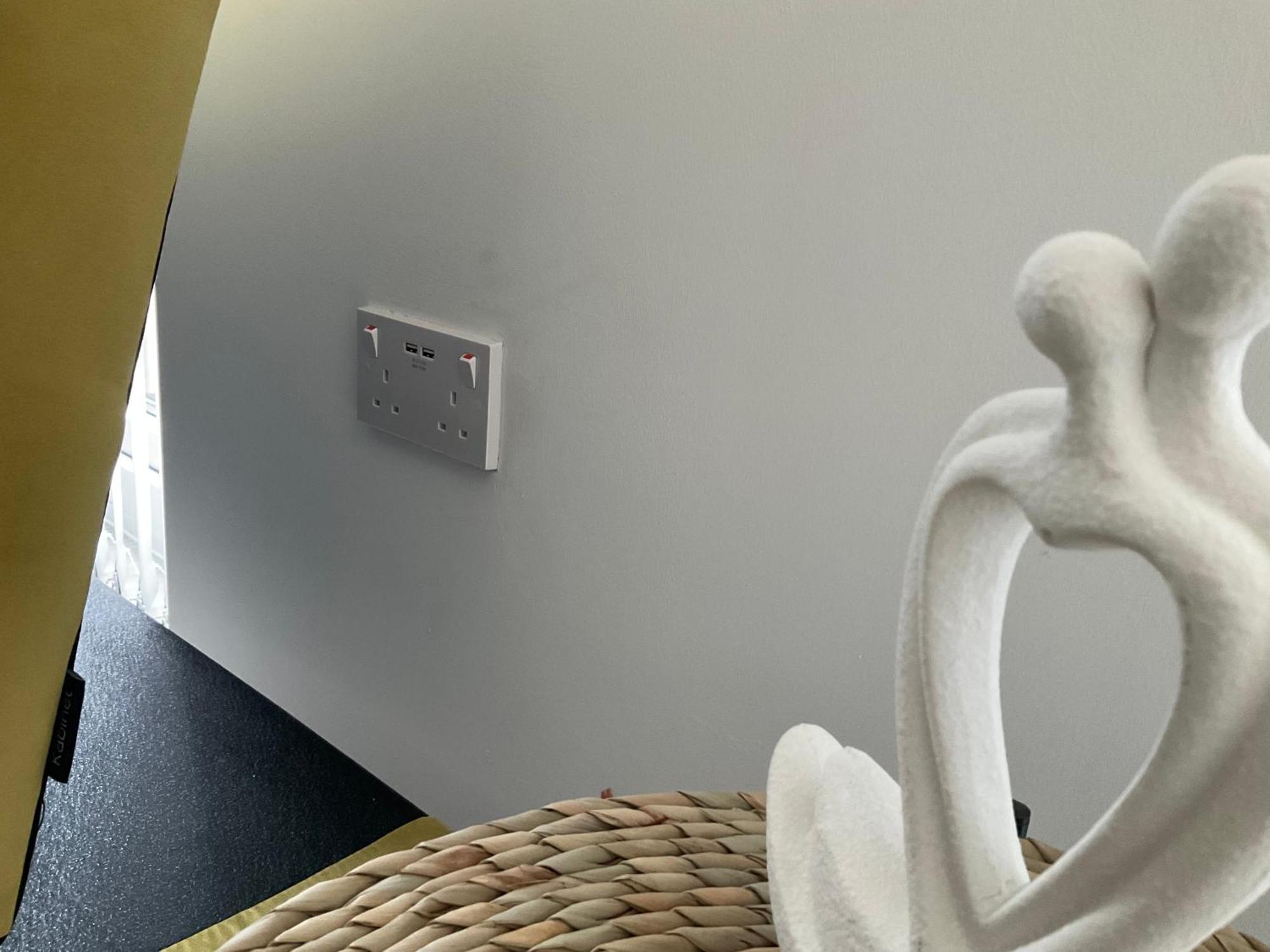 The Parkes A Stylish 3Br House, 5 Mins From Central Birmingham Close To The Edgbaston Stadium, The Hippodrome, Uob, Aston And Bcu, China Town, Kings Heath Bhx Airport And Much More Екстер'єр фото