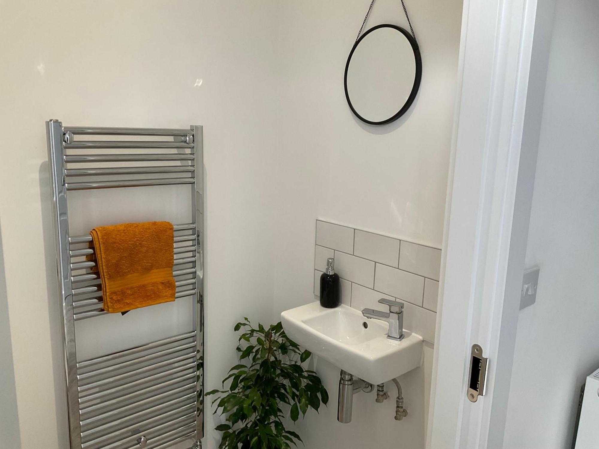 The Parkes A Stylish 3Br House, 5 Mins From Central Birmingham Close To The Edgbaston Stadium, The Hippodrome, Uob, Aston And Bcu, China Town, Kings Heath Bhx Airport And Much More Екстер'єр фото