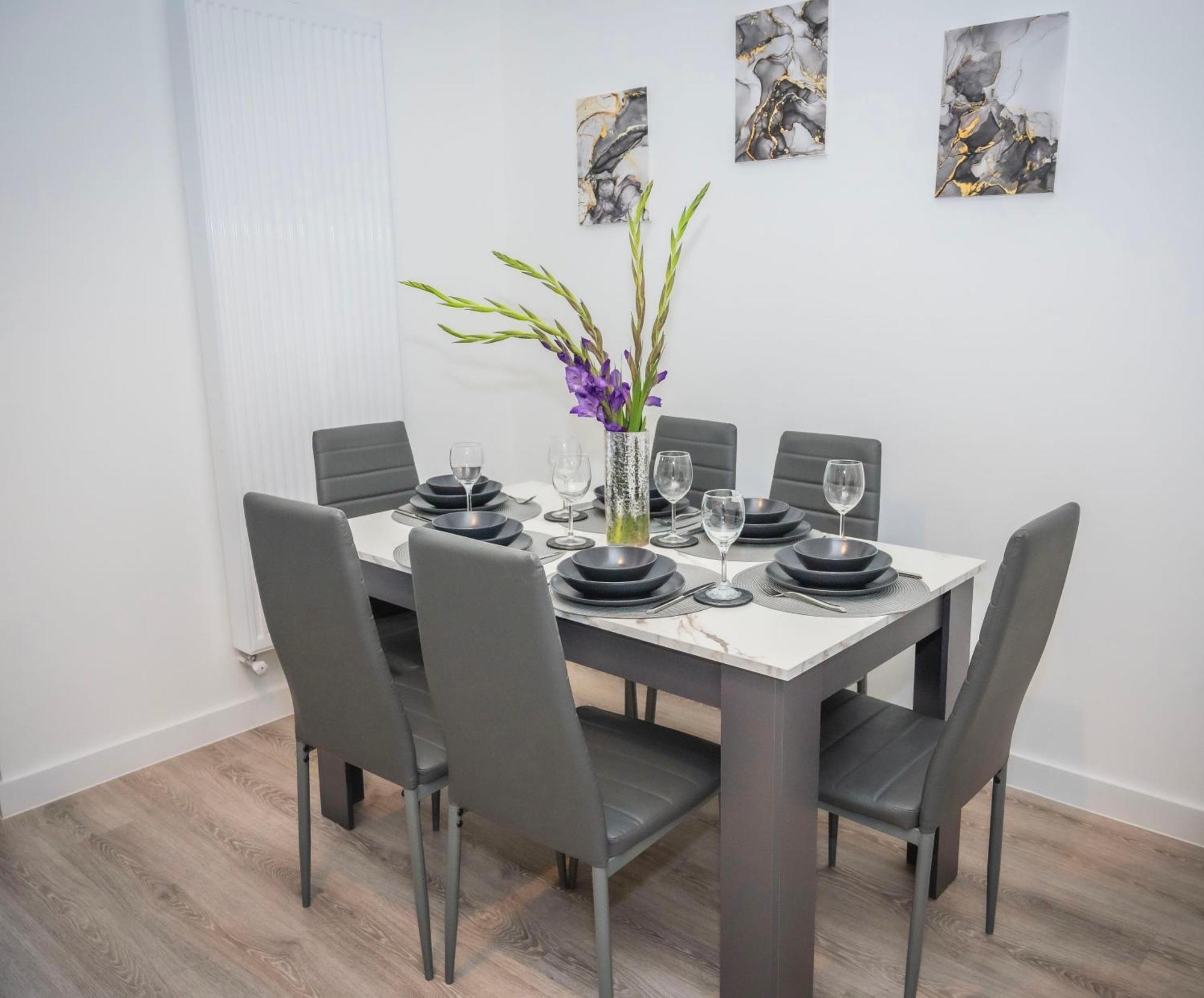 The Parkes A Stylish 3Br House, 5 Mins From Central Birmingham Close To The Edgbaston Stadium, The Hippodrome, Uob, Aston And Bcu, China Town, Kings Heath Bhx Airport And Much More Екстер'єр фото