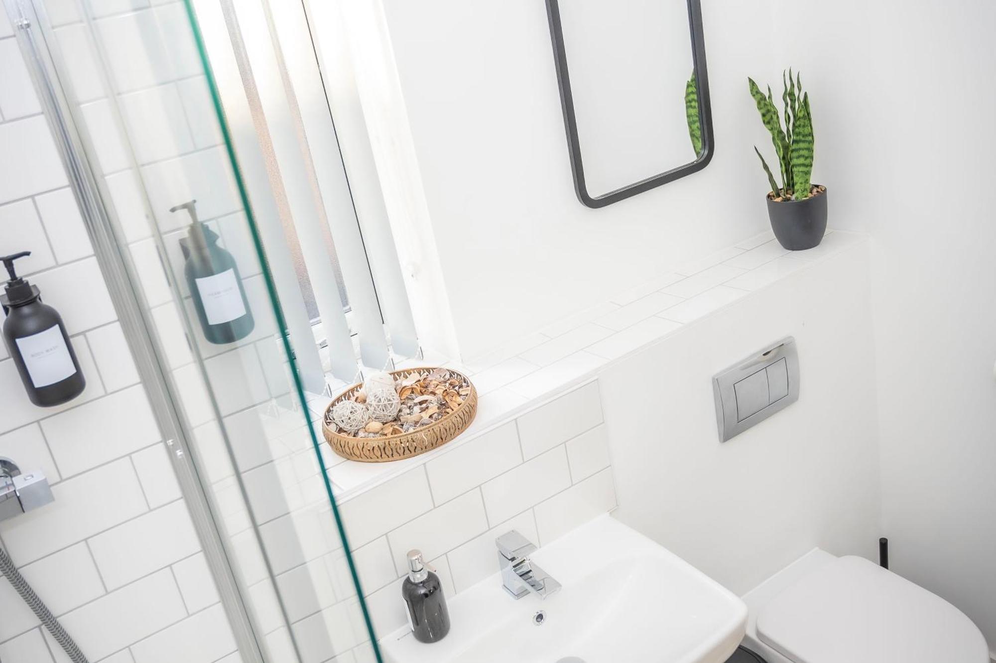 The Parkes A Stylish 3Br House, 5 Mins From Central Birmingham Close To The Edgbaston Stadium, The Hippodrome, Uob, Aston And Bcu, China Town, Kings Heath Bhx Airport And Much More Екстер'єр фото